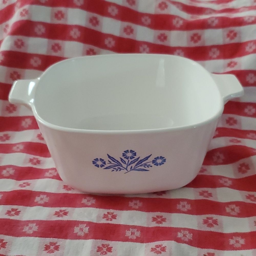 Corningware 1 3/4 quart Dish